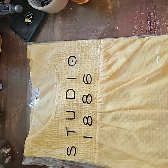 Avon studio yellow top - Picture 2 of 5